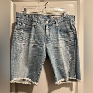 AG THE NIKKI SHORT - relaxed skinny denim shorts
